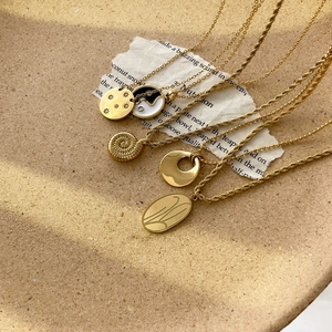 Collier En Acier Au Titane Plaque Ronde Étoile Zircon Émail Yin Yang Pendentif Floral Plqué Or Bijoux Minimalistes Femmes