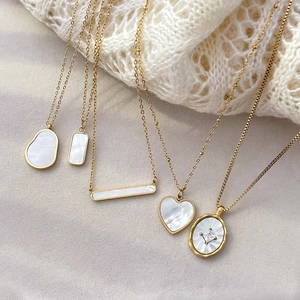 Collier En Acier Inoxydable Plaque Or Nacre Coquillage Pendentif Geometrique Incrustation Zircon Bijoux Retro Femmes