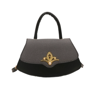 Retro Fächer-Handtasche aus grauem Stoff und schwarzem Panel mit Gold- und Perlenverzierung