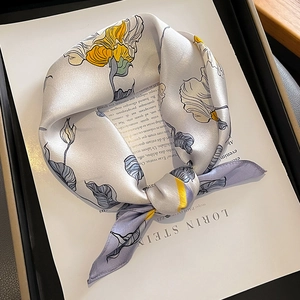 Foulard Carré Imprimé Fleuri Satin De Mûrier Élégant Foulard Décoratif Pour Femmes Doux Respirant Accessoire De Mode