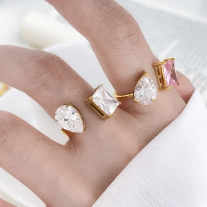 Bague double couche plaquée or 18 carats avec zircons poires et gemmes roses