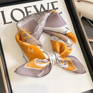 Carré De Satin En Satin De Mûrier Élégant Imprimé Floral Cerf Accessoire De Mode Pour Femme