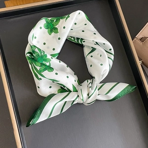Femme Mode Carré De Satin Écharpe Satin De Mûrier Floral Pois Imprimé Élégant Cou Tête Foulard Accessoire Décoratif