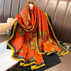 Écharpe Châle Style Chinois Imprimé Fleur De Prunier Faux Satin Protection Solaire Pour Femmes Grand Foulard De Plage
