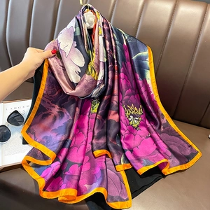 Women Elegant Satin Satin Shawl Scarf Flower Crane Butterfly Print Large Sun Protection Beach Wrap Fashionable Accessories