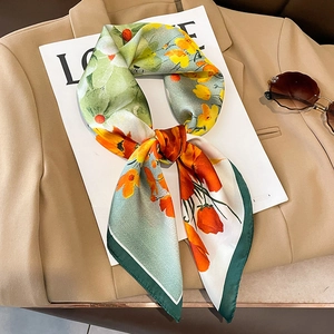 Carré De Satin Imprimé Floral Satin Imitation Élégant Mode Foulard Pour Femmes Accessoire De Bureau