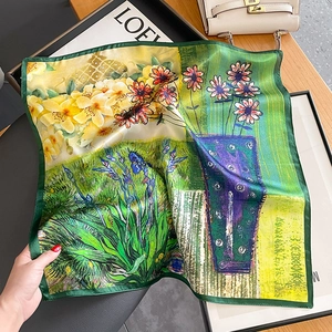 Carré en soie avec motifs floraux de peinture à l'huile artistique en jaune et vert