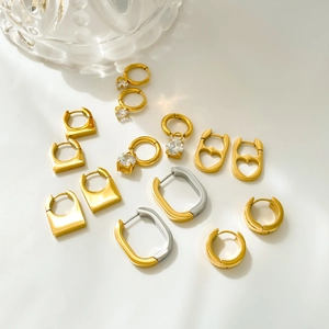 Orecchini A Cerchio In Acciaio Inossidabile Con Pendente In Zircone Geometrico Forma U Cuore Design Da Donna