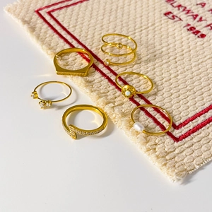 Anelli In Acciaio Inossidabile Da Donna Placcati Oro 18K Zircone Intarsiato Minimalista Fulmine Spirale Lettera D