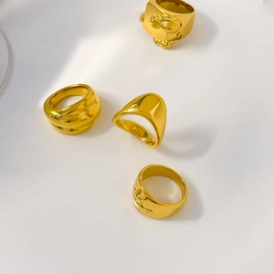 Détails de quatre bagues en titane plaqué or 18K avec motifs de souris 3D et vagues