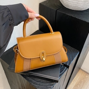 Sac Bandoulière Femme En Cuir PU Petit Sac À Main Carré Minimaliste Avec Détails Tissés Et Serrure Métallique