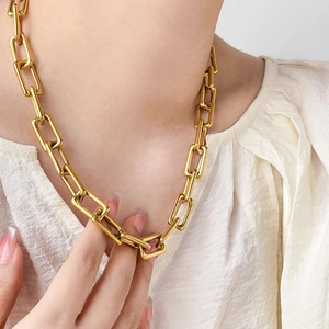 Modern chunky 18K gold plated rectangular paperclip link chain necklace for women