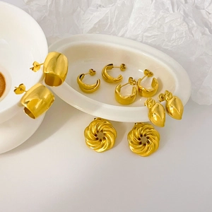 Set of 18K gold plated wavy C-shape geometric hoop earrings and twisted stud jewelry