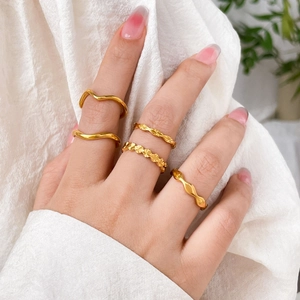 Engraved Wave Ring 18K Gold Plated Titanium Steel Curved Line Geometric Simple Elegant Fashion Jewelry Gift For Women