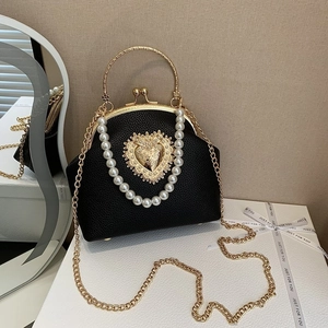 Retro Shell Handbag PU Leather Artificial Pearl Handle Gold Heart Pendant Crossbody Bag Women Elegant Kiss Lock Shoulder Bag