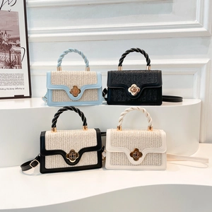 Borsa a tracolla intrecciata 2025 con chiusura a fiore vintage in quattro colori