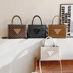 Large capacity vintage geometric print tote bags in four colors with detachable straps