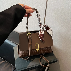 Borsa a Mano da Donna in Pelle PU con Trama Intrecciata Chiusura in Metallo Oro Borsa a Tracolla Piccola con Sciarpa Decorativa