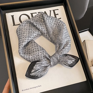 Carré De Satin De Mode Foulard En Satin De Mûrier Neckerchief Imprimé Géométrique Élégant Bandeau Cheveux Pour Femmes