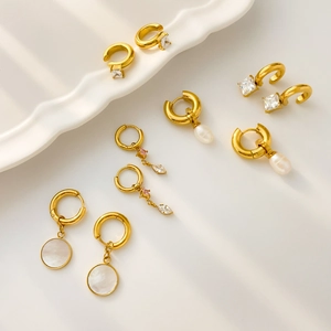 Boucles D'oreilles En Acier Titane Zircon Carré Perle D'eau Douce Pendentif Coquillage Doré Pour Femmes
