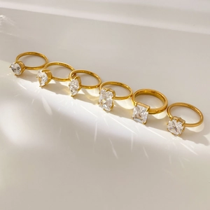 Bague Femme Vintage En Acier Titane Plaqué Or 18K Grand Zircon Forme Géométrique Élégant Bijou De Doigt Mariage