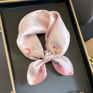 Foulard Carré En Satin De Mûrier Élégant Imprimé Chaîne Équestre Mors De Cheval Rétro Mode Tour De Cou Femmes