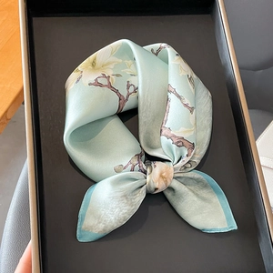 Foulard Carré en Soie de Mûrier pour Femme Vert Menthe Magnolia Imprimé Floral Foulard Élégant Petit Châle Cadeau Mode