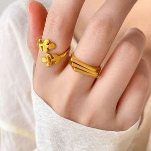 Three-layer curved cutout leaf open ring in 18K gold plated stainless steel