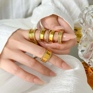 Bague Acier Inoxydable Zirconia Torsadé Large Poli Géométrique Plaqué Or 18K Luxe Bijoux Mode Pour Femmes
