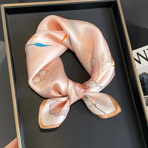 Carré En Pure Satin De Mûrier Élégant Imprimé Fleuri Foulard De Mode Léger Bandana Pour Femmes Accessoire Décoratif
