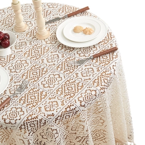 Retro hollow crochet tablecloth with floral geometric patterns and fringe tassels