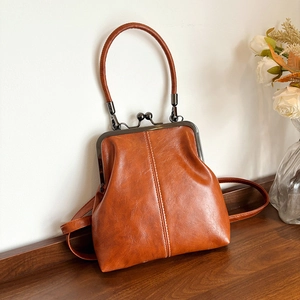Vintage Kiss Lock Doctor Bag PU Leather Shell Handbag Top Handle Crossbody Shoulder Bag Retro Style For Women