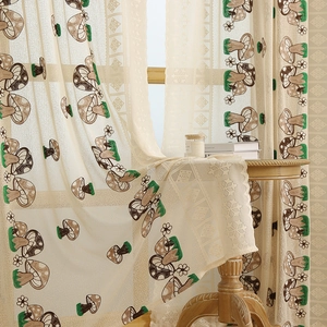 Rideau en dentelle avec broderie de champignons et bord festonné décoratif