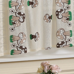 Tenda a vetro stile americano beige con ricamo a funghi e trama a griglia fine