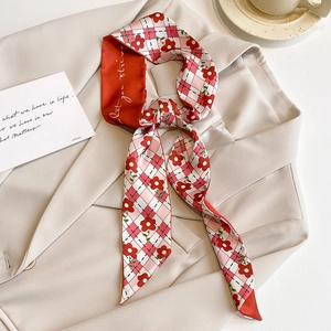 Écharpe Longue Étroite Rouge Satin Synthétique Imprimé Floral Cœur Ruban Double Face Attache Cheveux Décor Sac Élégant Femmes