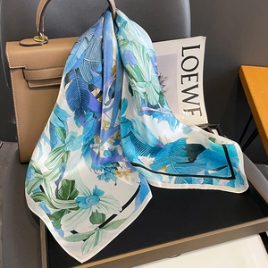 Carré De Satin De Mûrier Peinture À L'huile Imprimé Floral Élégant Mode Foulard Professionnel Pour Femmes