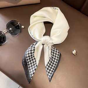 Eleganter Satin Quadratischer Schal Damen Mode Hahnentritt Blumen Druck Seidiges Bandana Haargummi Schal Halstuch