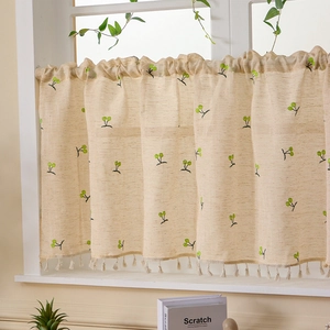 Tenda da caffè in lino beige con ricami di ciliegie verdi e eleganti frange
