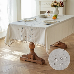 Waterproof Polyester Cotton Embroidered Tablecloth Floral Bee Pattern Tassel Edge Rectangular Pastoral Style Table Cover