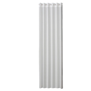 Rideau de porte plissé gris clair avec œillets métalliques et texture verticale