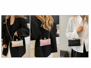 Dettaglio di borse da sera glitterate con chiusura a perla nei colori oro, rosa e nero