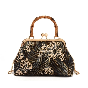 Sac à main rétro à motif de vagues avec poignée en bambou et bandoulière dorée