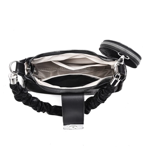 Sac sous le bras noir avec poignée plissée, porte-monnaie rond et intérieur organisé