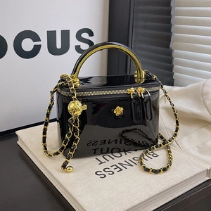 Women Glossy PU Leather Crossbody Bag Mini Vanity Case With Metal Handle Chain Strap Flower Decor Fashion Handbag For Daily Party