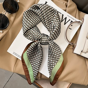 Elegant Women Fashion Scarf Simulation Satin Square Neck Head Scarf Chain Geometric Print Retro French Style Satiny Wrap