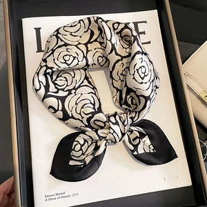Elegante Foulard Quadrato In Raso Stampa Floreale Camelia Rosa Donna Moda Fazzoletto Da Collo Accessorio Capelli Lusso