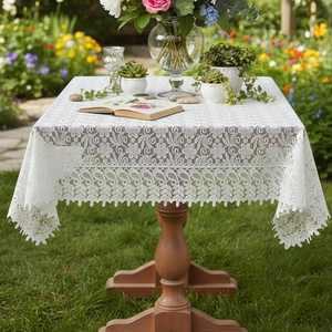 Mantel de encaje blanco estilo francés con bordado floral vintage y bordes festoneados