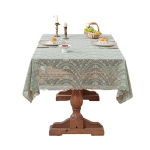 Elegant rectangular lace tablecloth with European patterns and scalloped edges