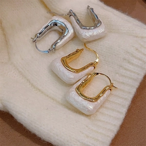 French Vintage U Shaped Handbag Earrings 18K Gold Plated Copper With Cotton Texture Resin Geometric Elegant For Women