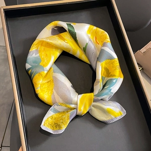 Elegant 100% Mulberry Silk Square Scarf For Women Vintage Floral Oil Painting Print Silk Neckerchief Silk Shawl Gift